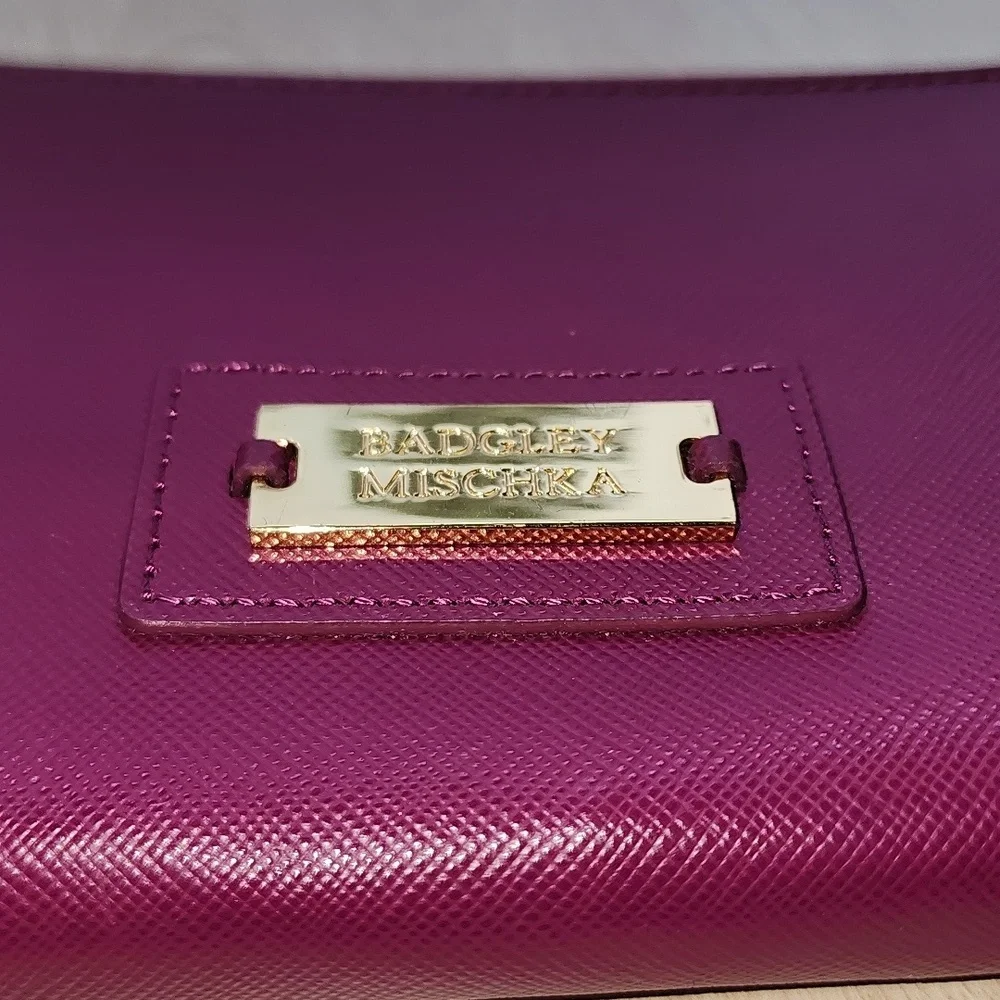 EUC‎ Badgley Mischka Plum/fuschia wallet